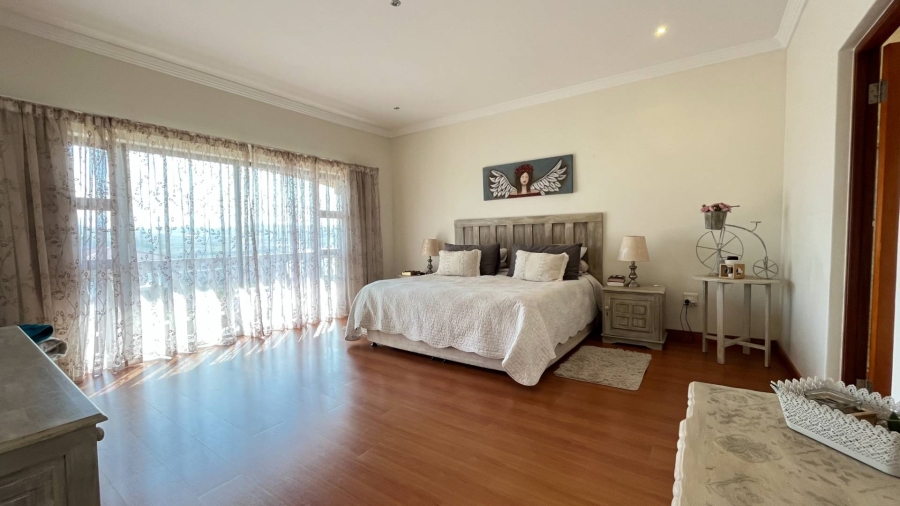 6 Bedroom Property for Sale in Hartenbos Heuwels Western Cape